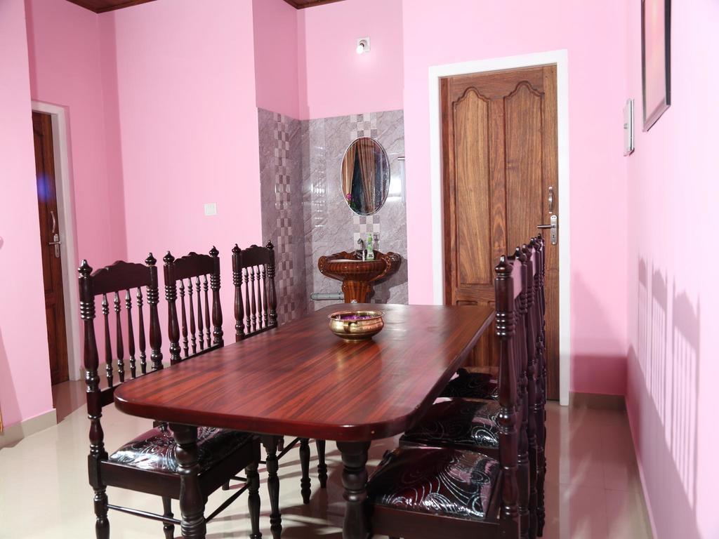 Mangalappillil Homestay Munnar Exteriör bild